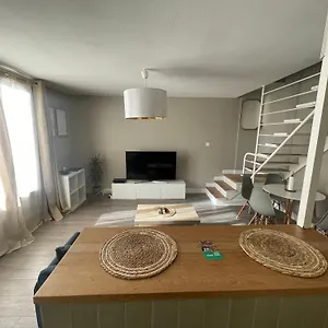 Magnifique Duplex Avec 2 Et Parking Gratuit Appartement