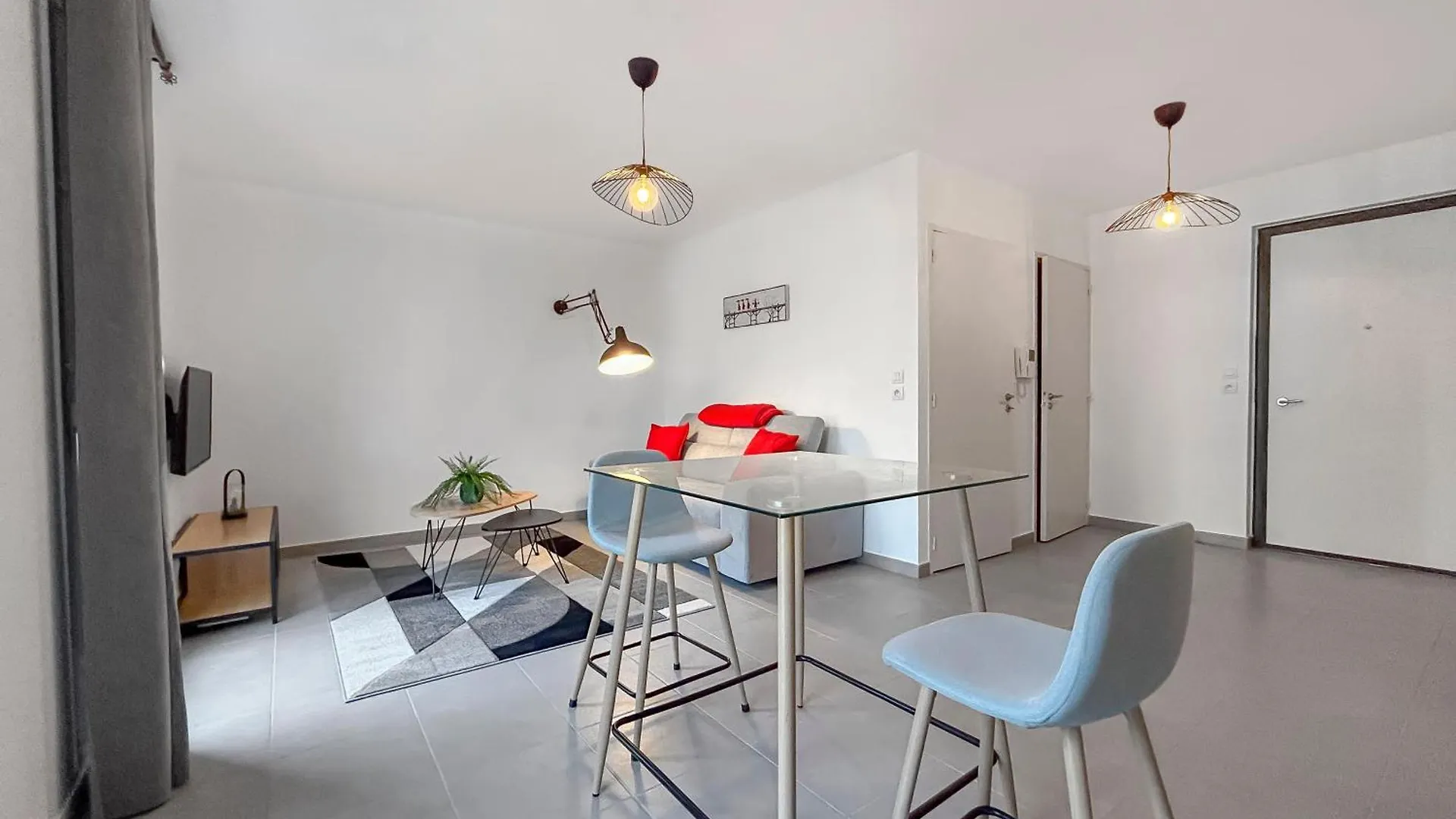 Studio Lumineux Avec Balcon Grenoble France