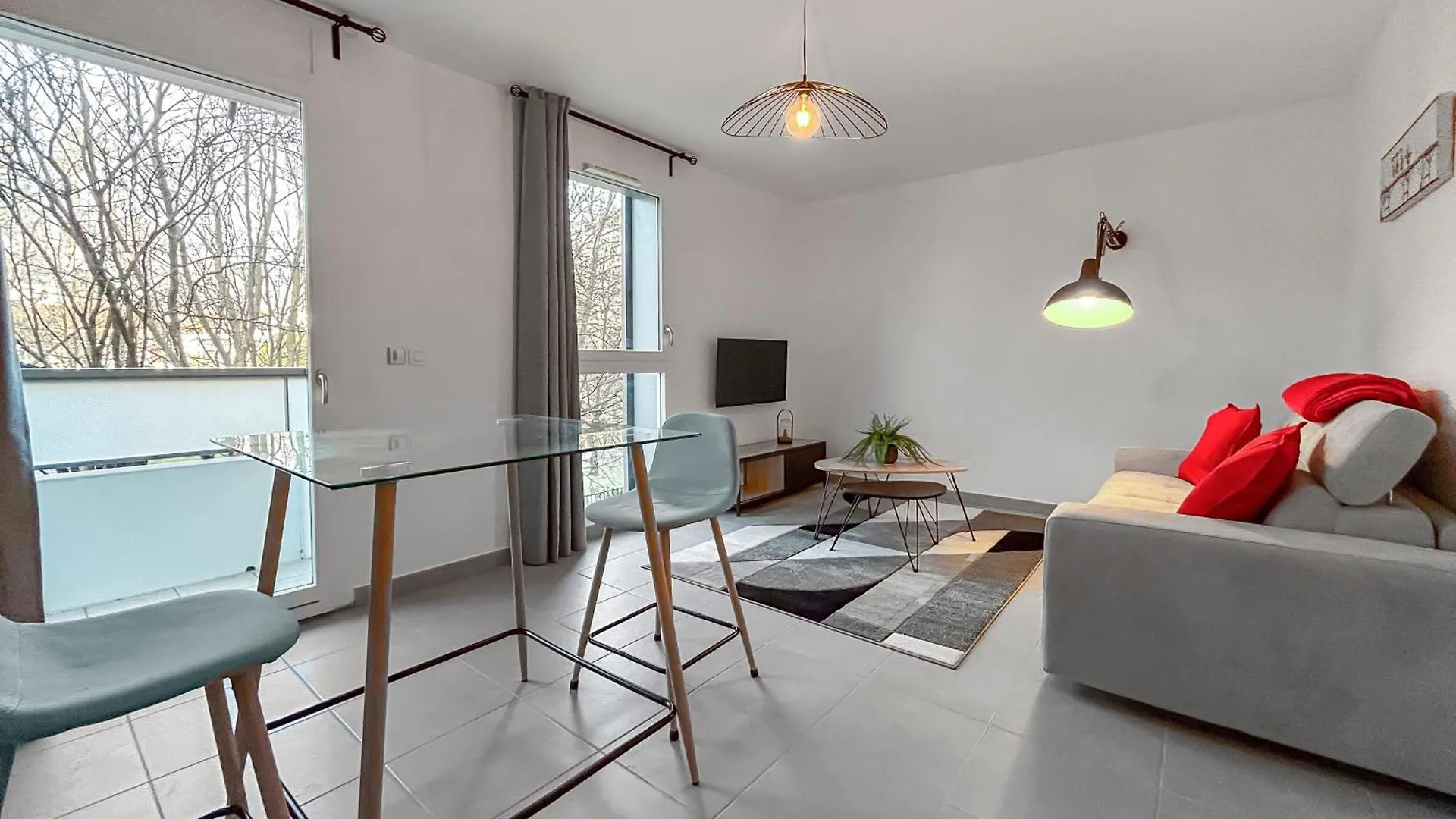 Studio Lumineux Avec Balcon Grenoble
